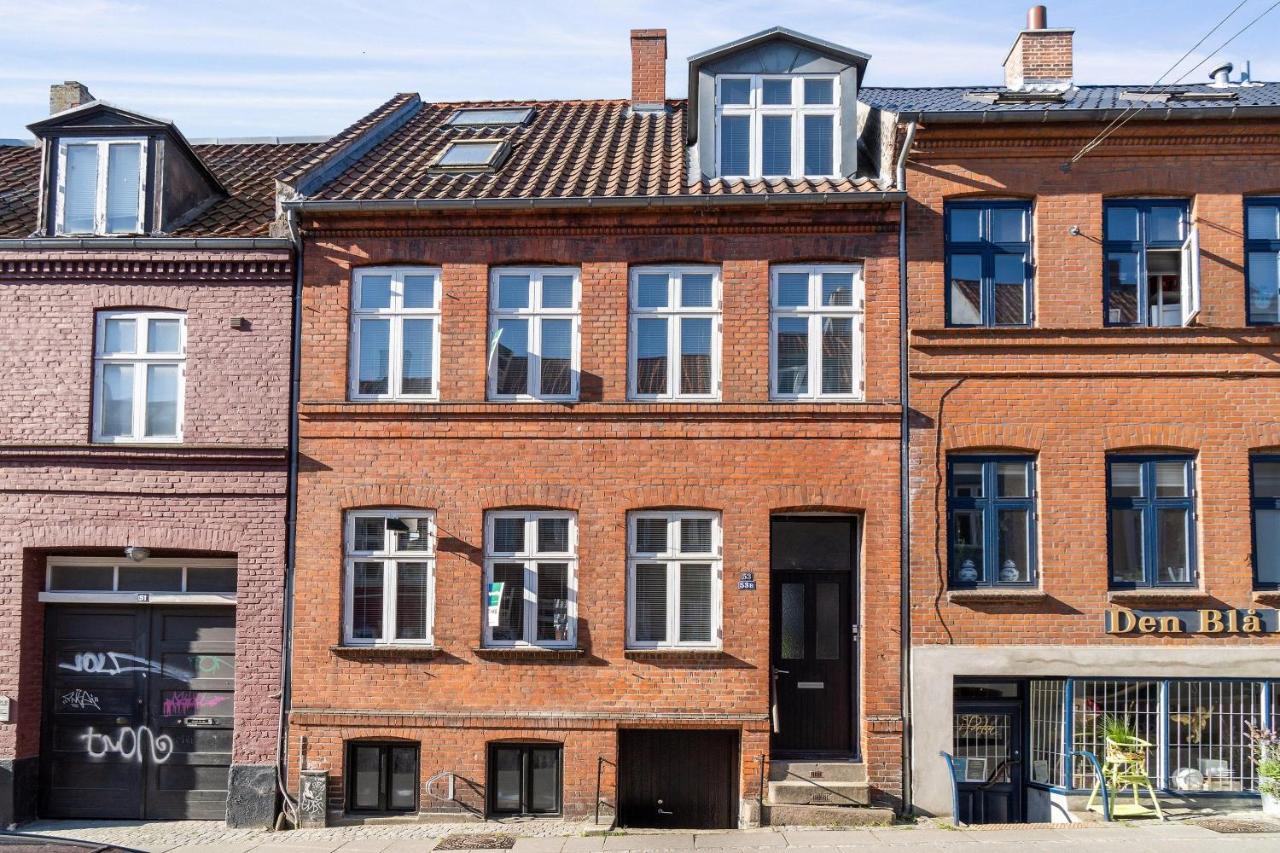 Beautiful Private Apartment, With Garden, Roof Terraze, 150 Square M, 2 Floors, 2 Bedrooms And An Extra Bed In The Livingroom Århus Dış mekan fotoğraf